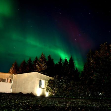 Spoi Guesthouse Хвольсвёдлюр Экстерьер фото