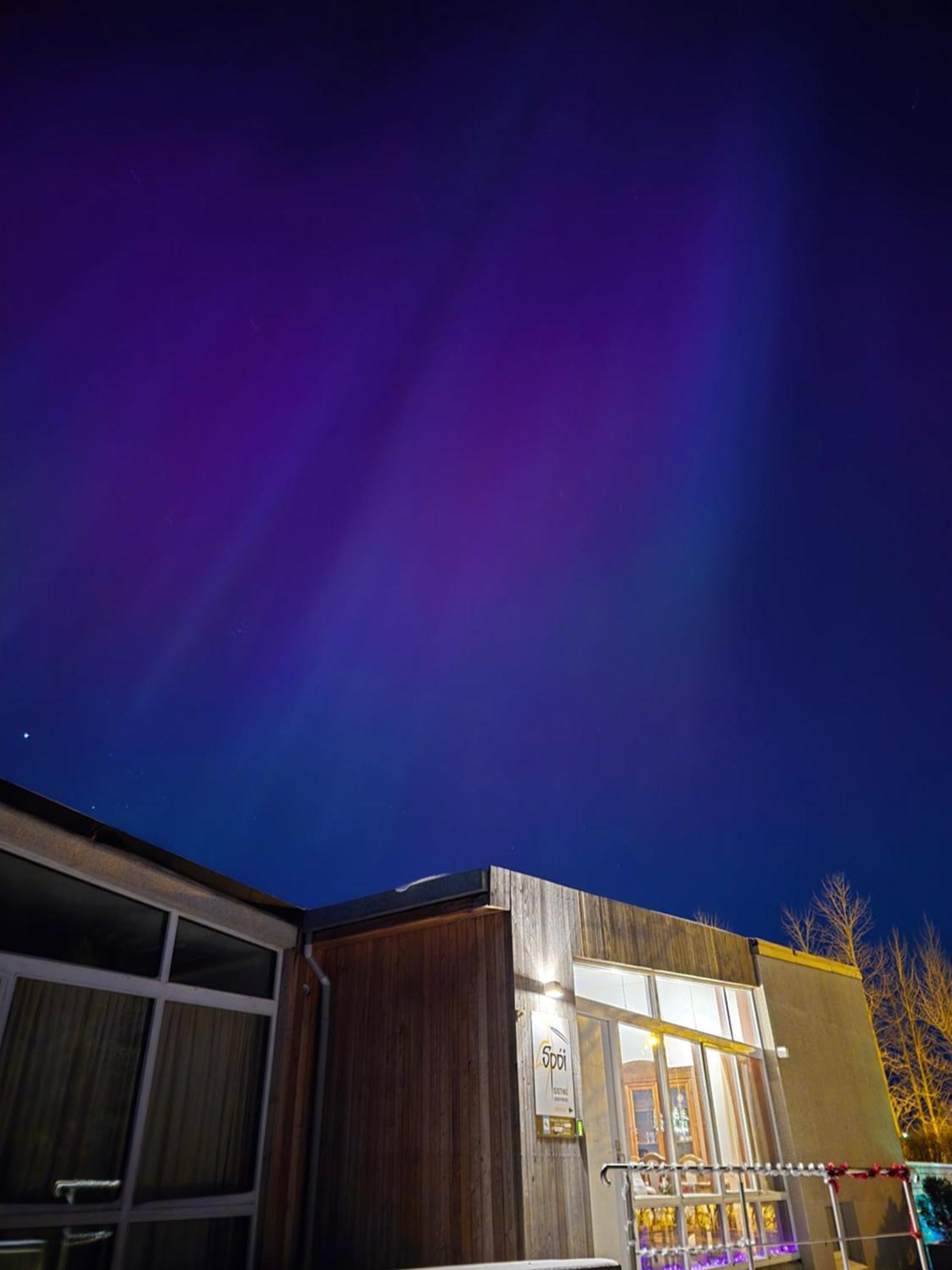 Spoi Guesthouse Хвольсвёдлюр Экстерьер фото
