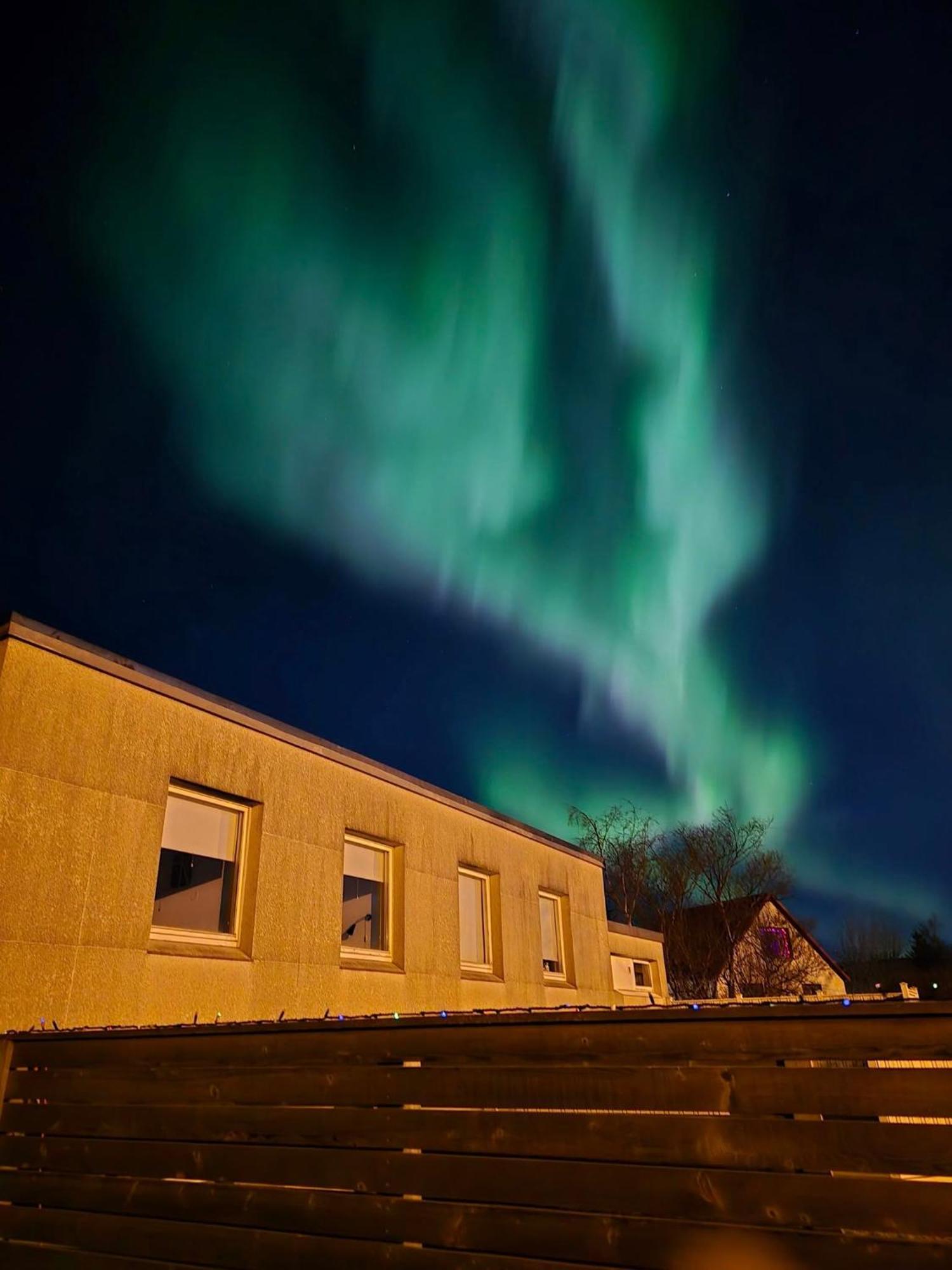 Spoi Guesthouse Хвольсвёдлюр Экстерьер фото