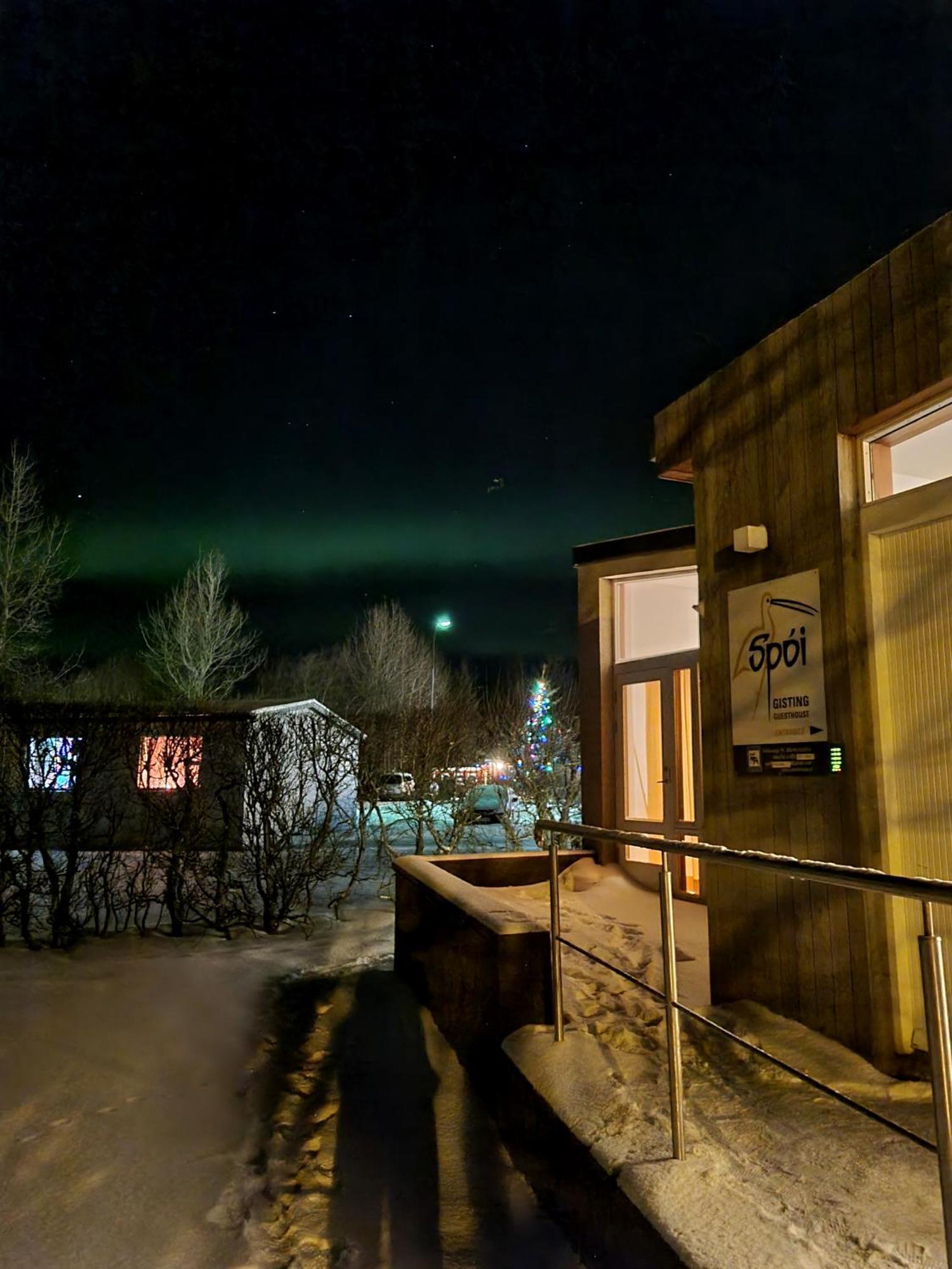 Spoi Guesthouse Хвольсвёдлюр Экстерьер фото