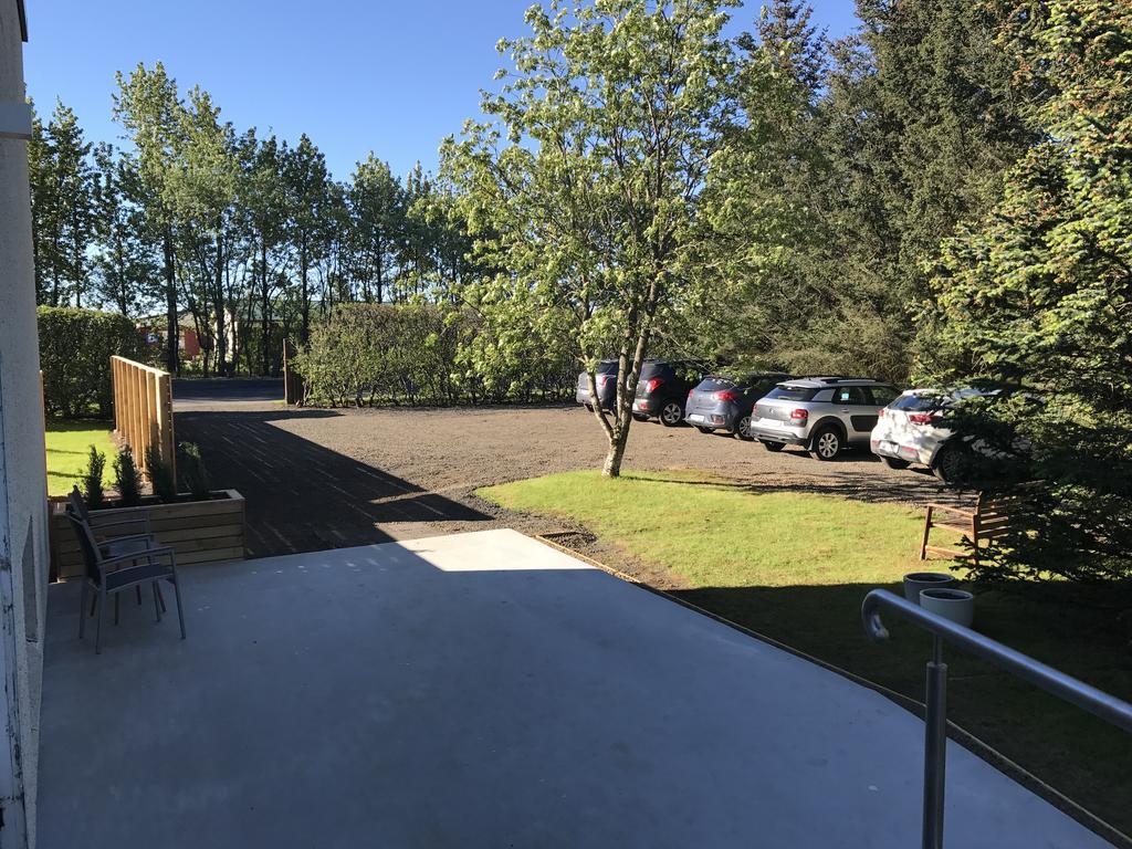Spoi Guesthouse Хвольсвёдлюр Экстерьер фото