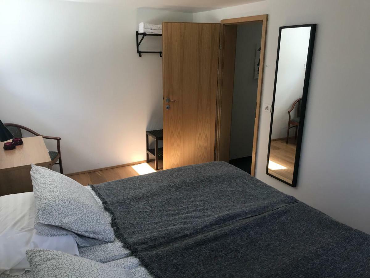 Spoi Guesthouse Хвольсвёдлюр Экстерьер фото