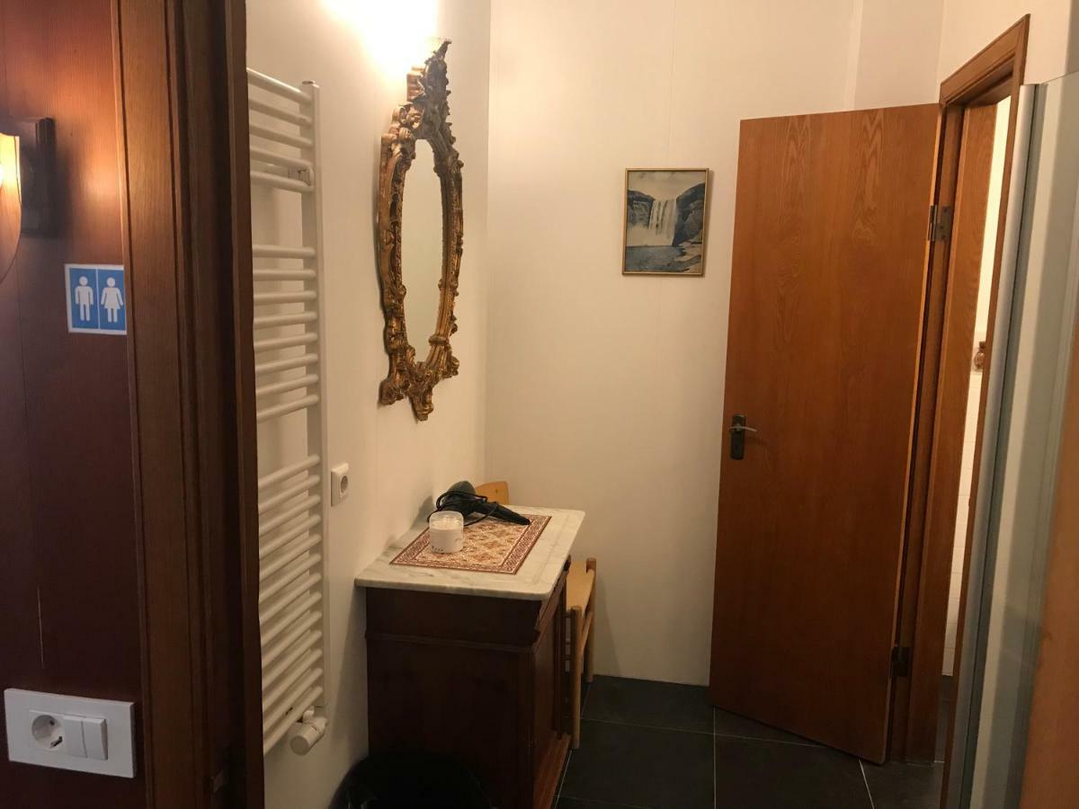 Spoi Guesthouse Хвольсвёдлюр Экстерьер фото